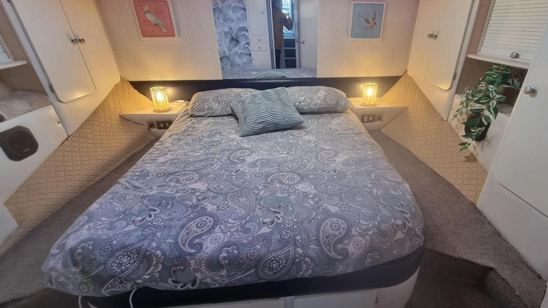 Beautiful And Comfy Boat In Barcelona With Boat Tour Option Hotel Espanha