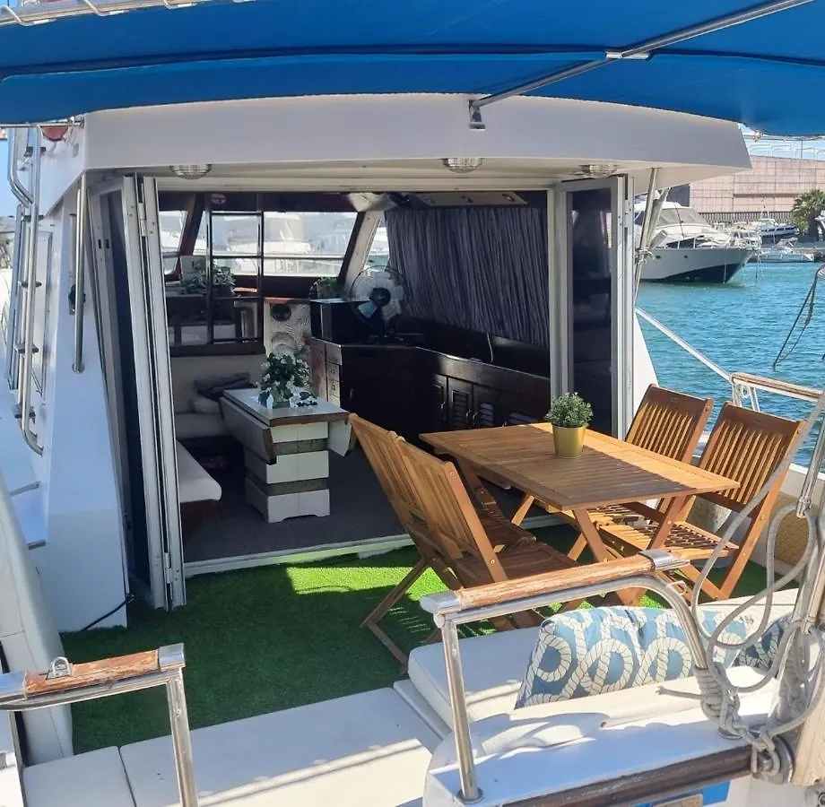 Beautiful And Comfy Boat In Barcelona With Boat Tour Option Hotel