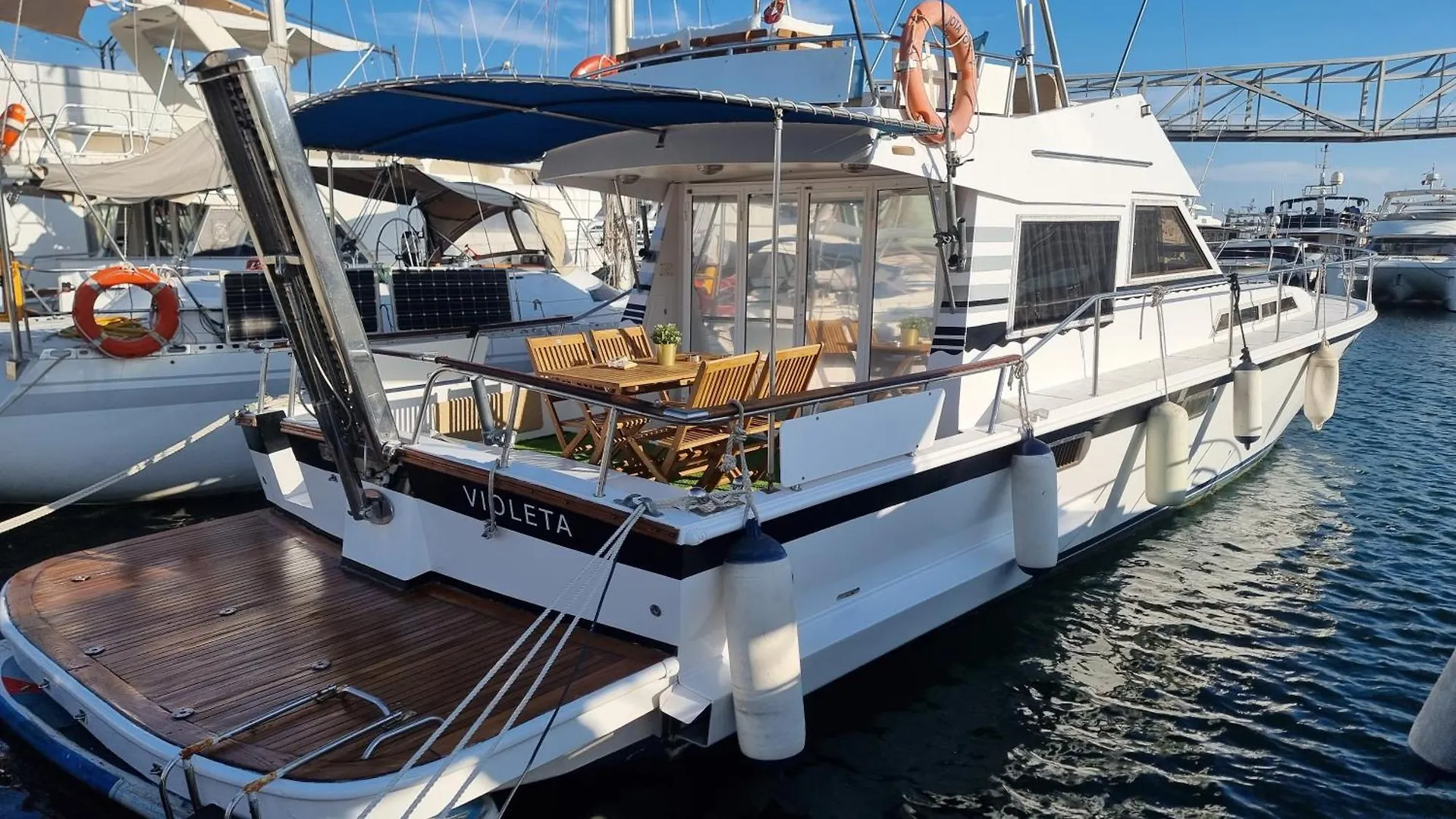 Beautiful And Comfy Boat In Barcelona With Boat Tour Option Hotel 0*,  Spain
