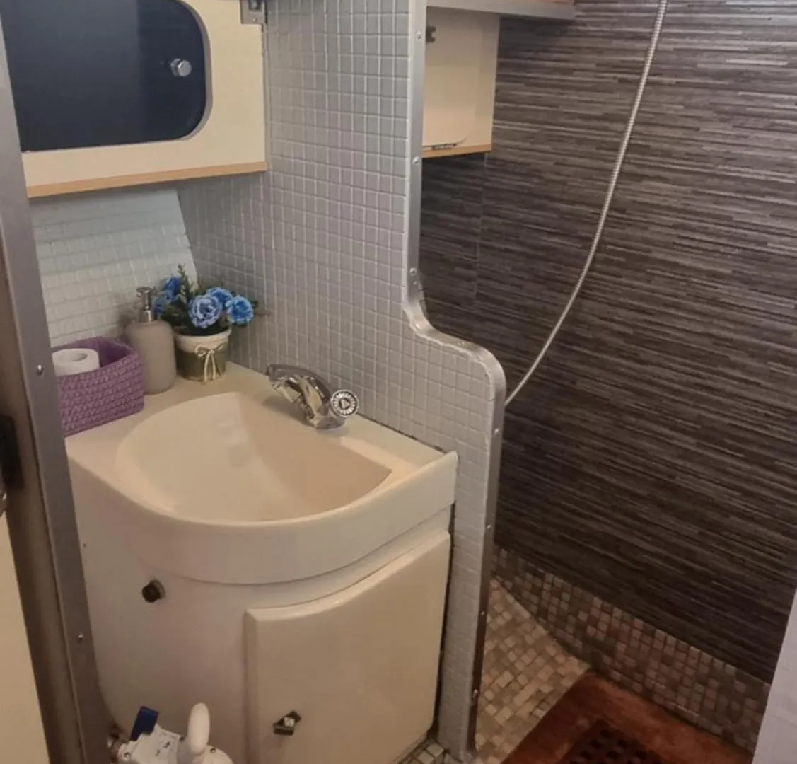 Beautiful And Comfy Boat In Barcelona With Boat Tour Option Hotel